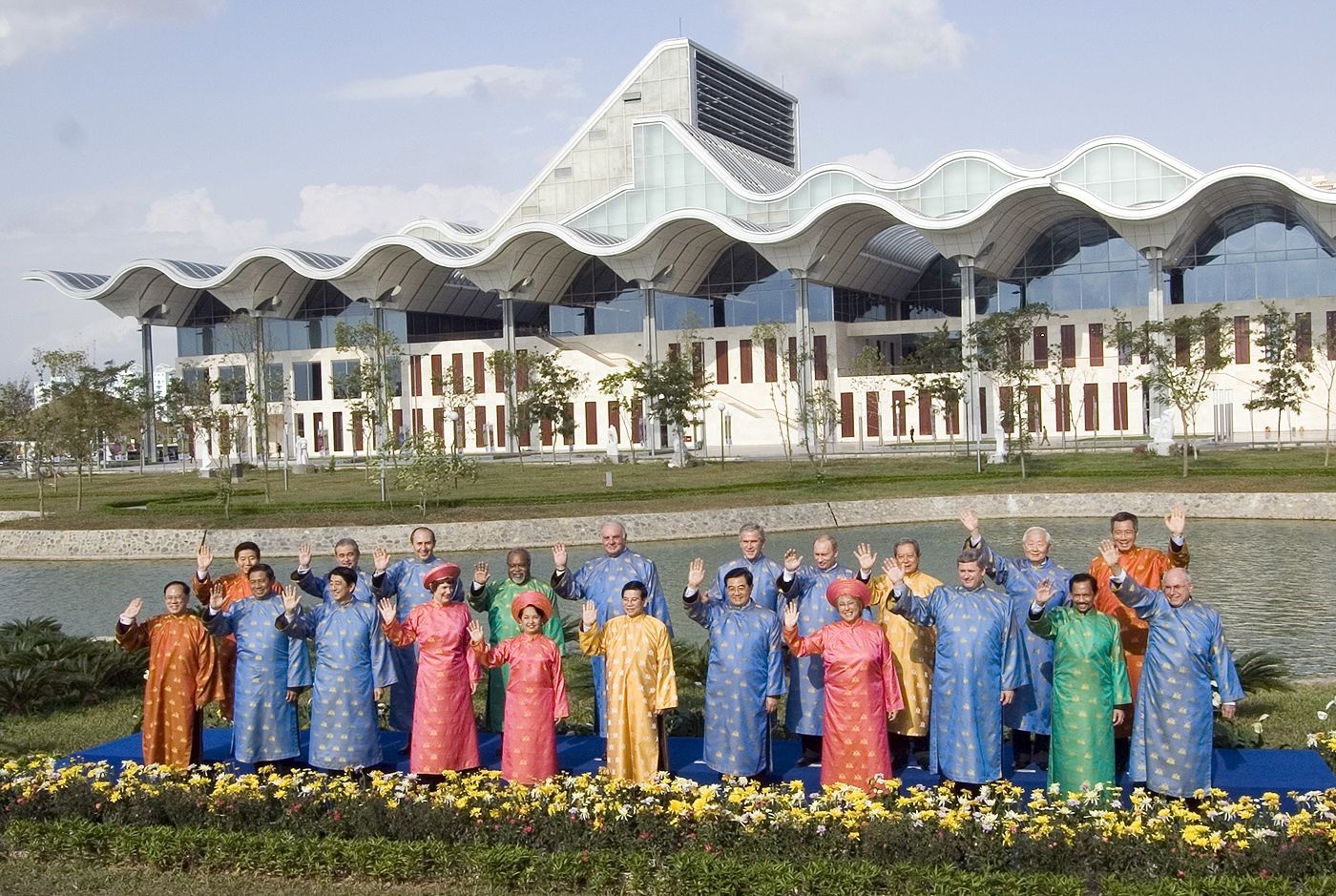 50 năm sau chiến tranh, Việt Nam là hình mẫu về hòa bình và phát triển
