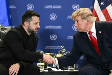 Rộ tin ông Trump kêu gọi ông Zelensky đến Moscow đàm phán, Ukraine bác bỏ