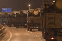 Xe quân sự Nga rầm rập đổ về Moscow