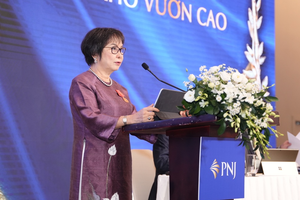 Hoàn thành kế hoạch năm 2023, PNJ đặt mục tiêu tăng trưởng doanh thu 12% năm 2024 - 3 Hoàn thành kế hoạch năm 2023, PNJ đặt mục tiêu tăng trưởng doanh thu 12% năm 2024 - 3