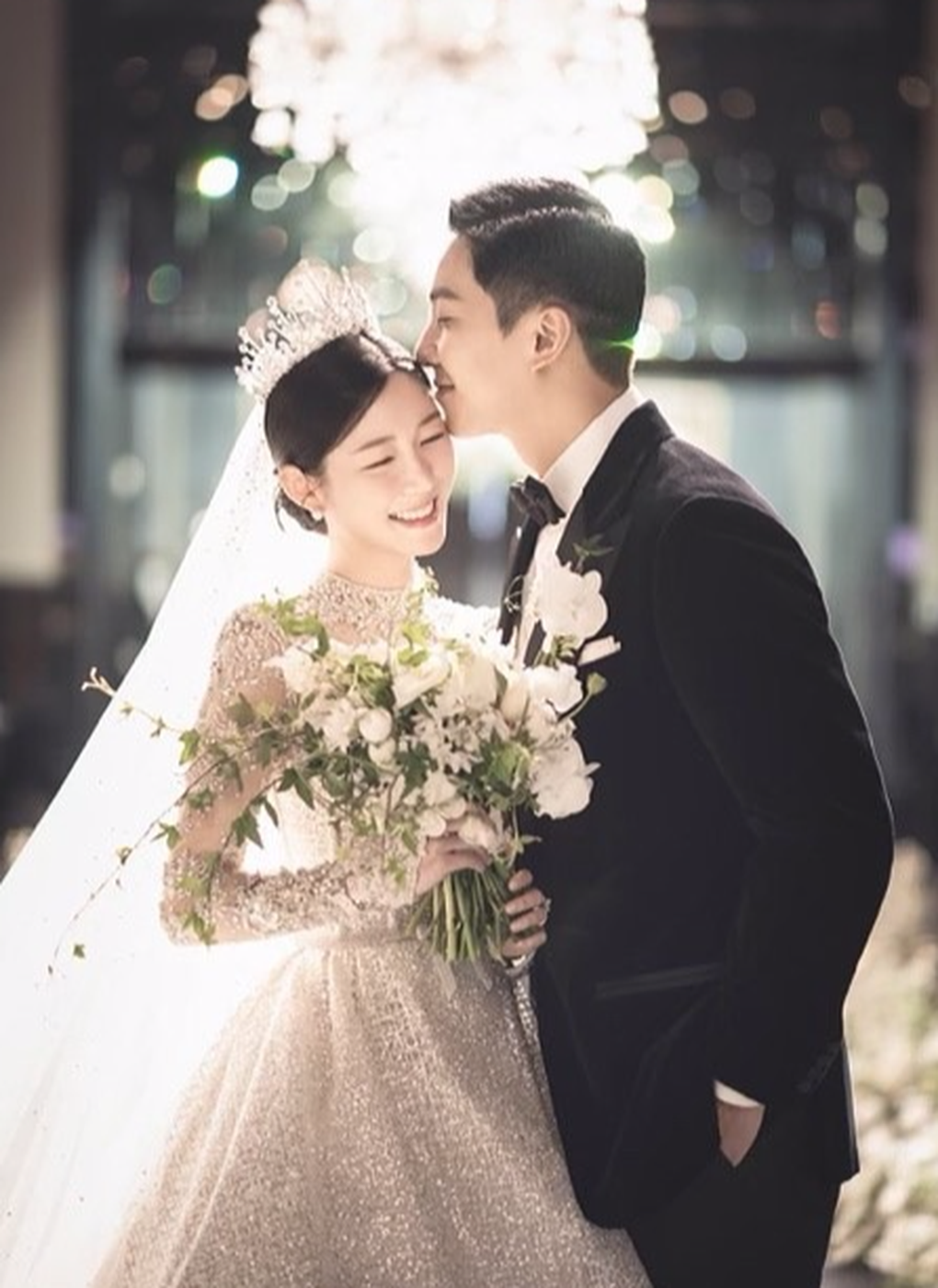 Chàng rể quốc dân bị tẩy chay vì gia đình vợ bị tố lừa đảo - 4 Chàng rể quốc dân bị tẩy chay vì gia đình vợ bị tố lừa đảo - 4