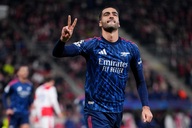 Arsenal toàn thắng 10 trận liên tiếp