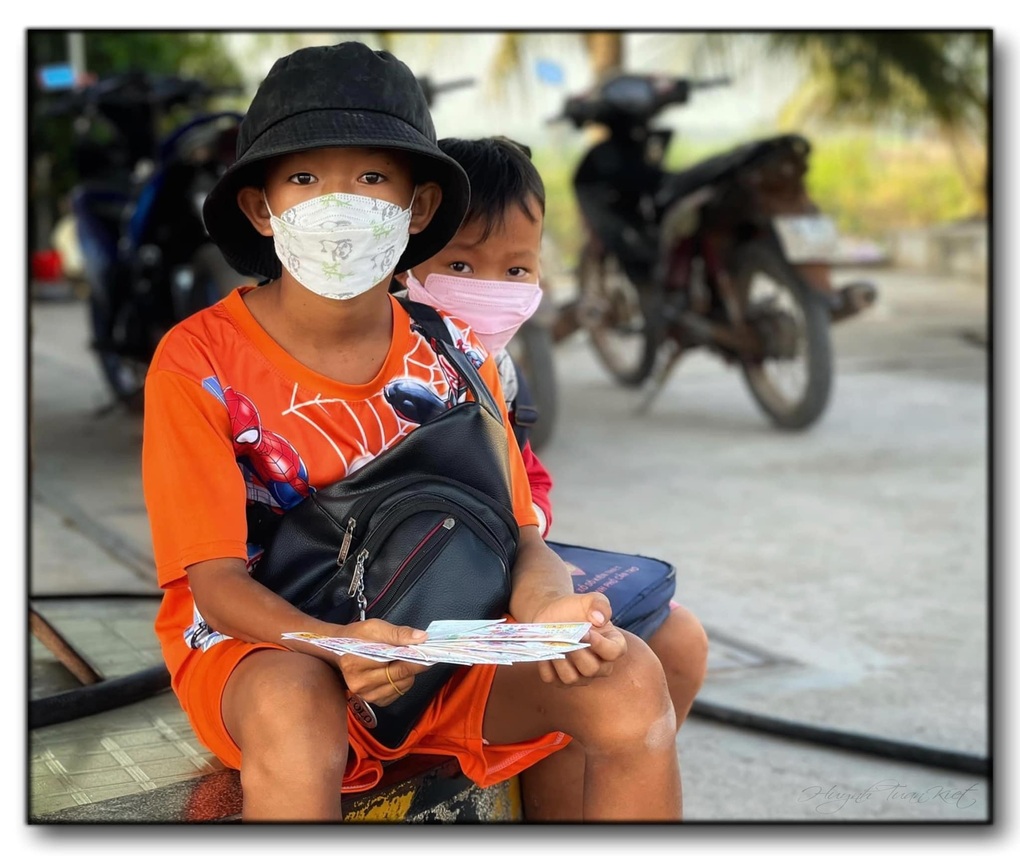 Những mảnh đời mưu sinh cơ cực qua góc nhìn bác sĩ miền Tây - 6 Những mảnh đời mưu sinh cơ cực qua góc nhìn bác sĩ miền Tây - 6