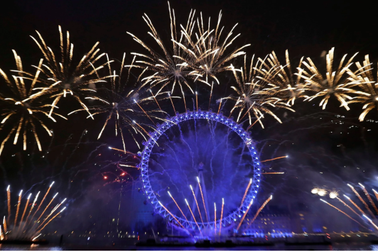 Thị trưởng London hứng chỉ trích vì “chính trị hóa” màn bắn pháo hoa