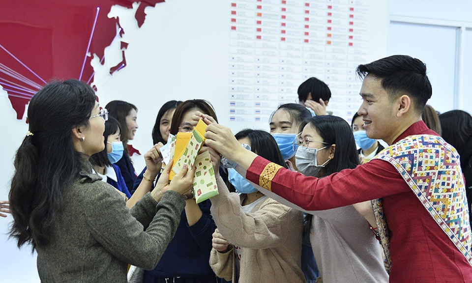 Đại học Hà Nội tổ chức Xuân đoàn viên 2021 cho lưu học sinh nước ngoài - 4 Đại học Hà Nội tổ chức Xuân đoàn viên 2021 cho lưu học sinh nước ngoài - 4