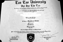 Trường ĐH Tân Tạo cấp bằng sai quy định?