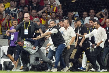 HLV Mourinho lên tiếng sau vụ Chủ tịch Fenerbahce bị tấn công