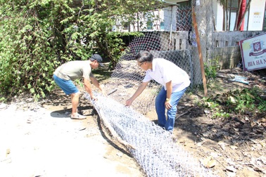 Dân giăng thép B40 chặn công ty chế biến thủy sản gây ô nhiễm