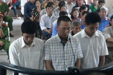 Nhậu say nói càn, bị bạn đâm 12 nhát dao