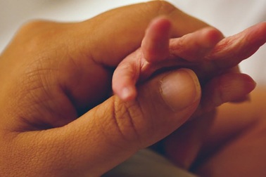 Người phụ nữ có… hai tử cung mang thai cùng lúc hai em bé