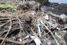 Ngổn ngang rác thải y tế trong bãi rác dân sinh