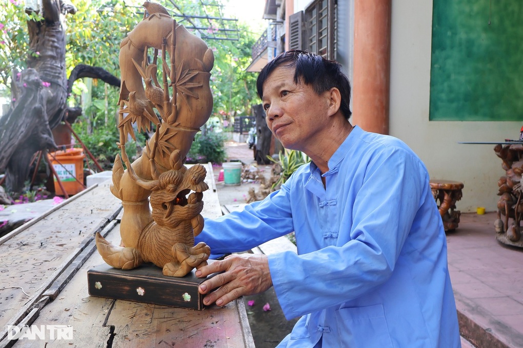 Truyền nhân đời thứ 13 của gia tộc điêu khắc gỗ nổi tiếng - 1 Truyền nhân đời thứ 13 của gia tộc điêu khắc gỗ nổi tiếng - 1