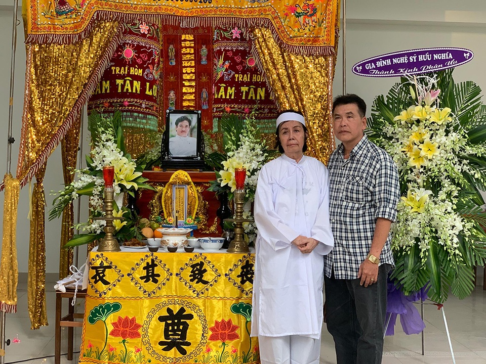 Lễ viếng nghệ sĩ Chánh Tín bắt đầu từ ngày 4-7/1/2020 tại nhà riêng - 7 Lễ viếng nghệ sĩ Chánh Tín bắt đầu từ ngày 4-7/1/2020 tại nhà riêng - 7