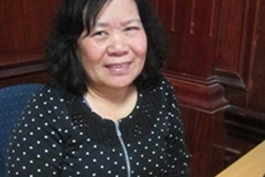 Hò hét, ép rượu - Tâm lý đám đông tệ hại