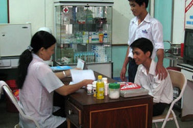 Năm 2015: 100% trường học tại TPHCM có cán bộ y tế 