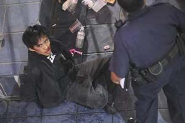 Tấn công bằng dao điên loạn, 13 du khách Nhật thương vong