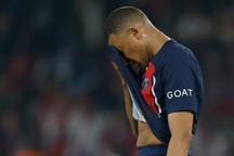 Bị PSG đối xử phũ phàng, Kylian Mbappe phản ứng ra sao?