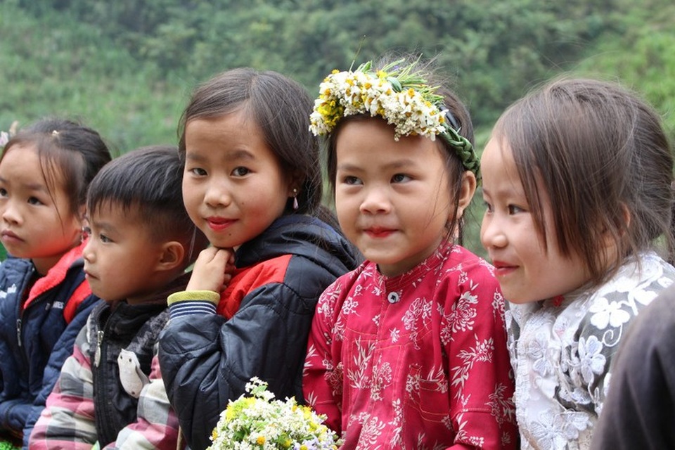 Ngắm nụ cười trong veo của những đứa trẻ vùng cao Hà Giang - 6 Ngắm nụ cười trong veo của những đứa trẻ vùng cao Hà Giang - 6