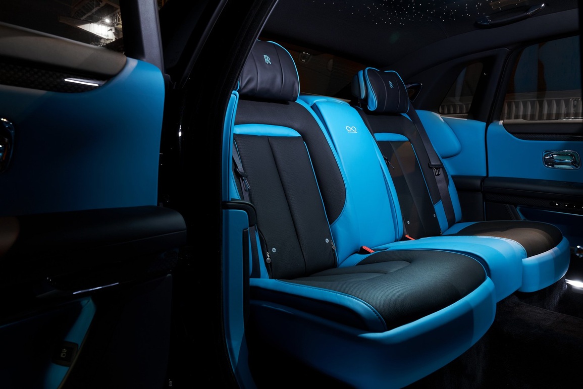 Khám phá Rolls-Royce Black Badge Ghost đầu tiên về Việt Nam - 4 Khám phá Rolls-Royce Black Badge Ghost đầu tiên về Việt Nam - 4