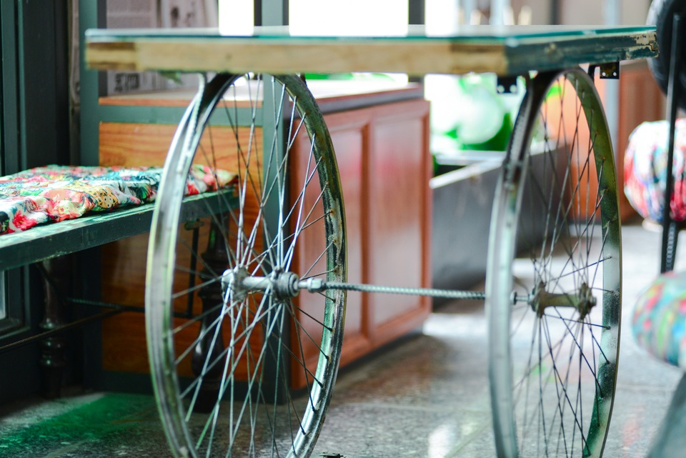 Cà phê biến rác thành đồ trang trí.jpg