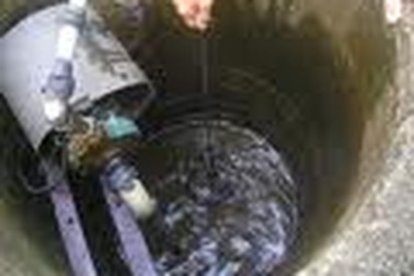 Nghi án bé 3 tháng tuổi bị ném xuống giếng