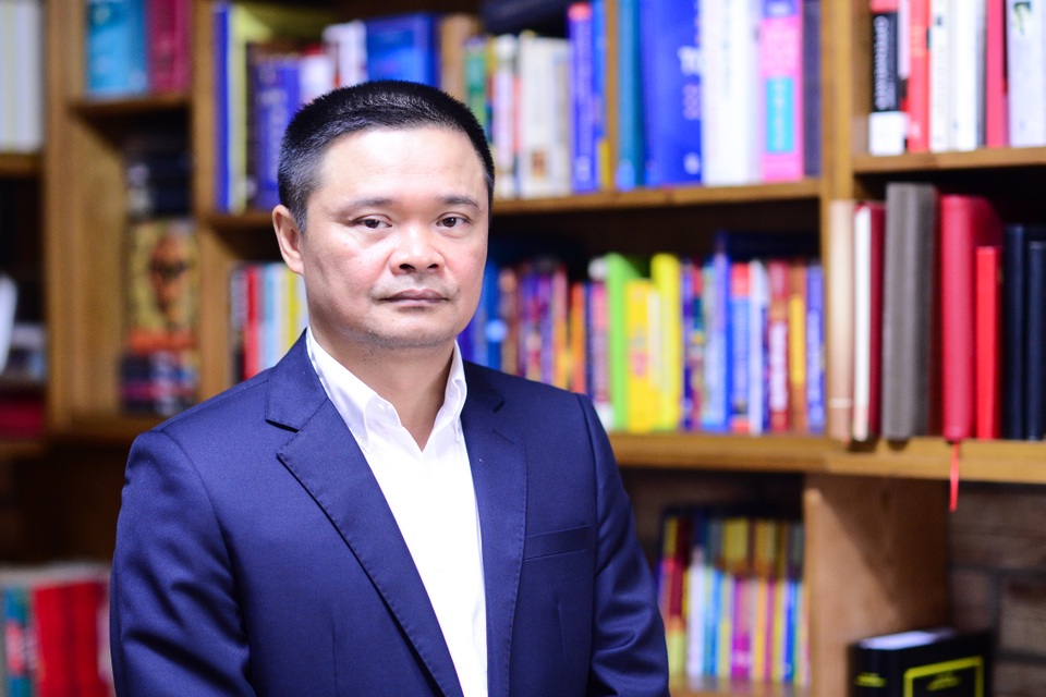 Ông Bạch Ngọc Chiến từ quan về làm quản lý cho một tổ chức giáo dục - 1 Ông Bạch Ngọc Chiến từ quan về làm quản lý cho một tổ chức giáo dục - 1