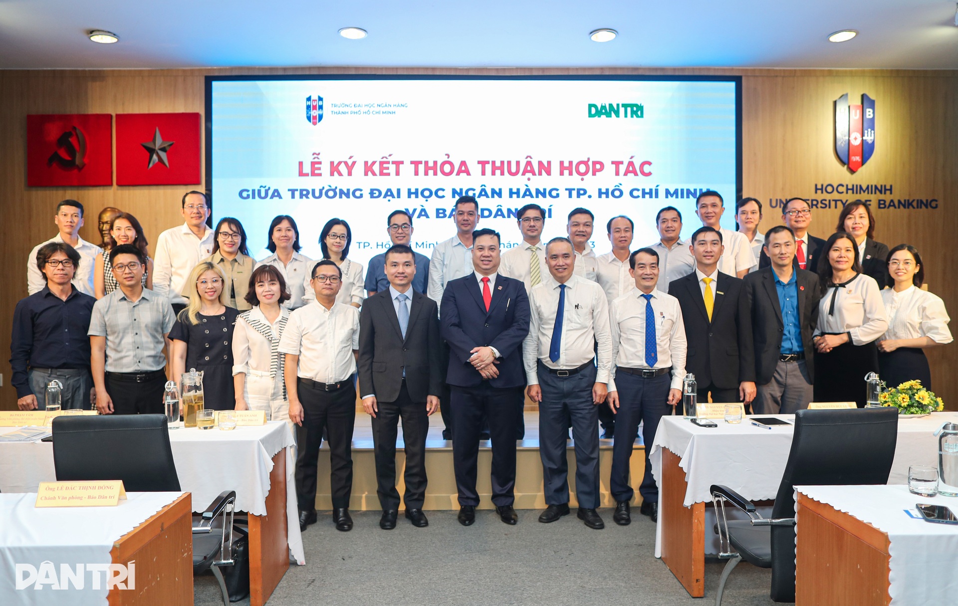 Những khoảnh khắc tại lễ ký kết giữa báo Dân trí và Đại học Ngân hàng TPHCM - 10 Những khoảnh khắc tại lễ ký kết giữa báo Dân trí và Đại học Ngân hàng TPHCM - 10