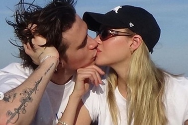 Brooklyn Beckham đính hôn với con gái tỷ phú