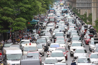 Những kiểu lái xe khôn lỏi đáng chê trách của cánh tài xế Việt