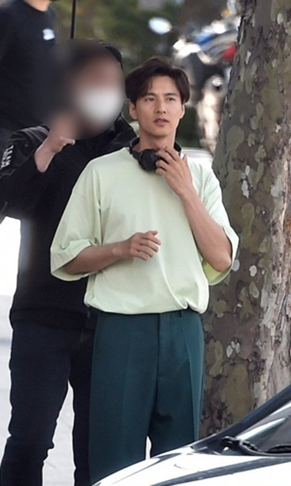 Bị chụp trộm, Won Bin vẫn khẳng định nhan sắc “mỹ nam” - 3