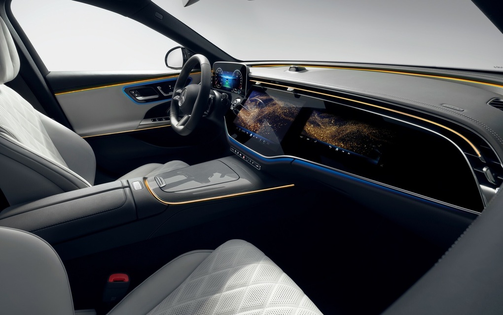 E-Class 2024 có màn hình cực lớn, tích hợp sẵn TikTok và camera tự sướng - 11 E-Class 2024 có màn hình cực lớn, tích hợp sẵn TikTok và camera tự sướng - 11