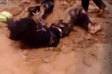 Quảng Nam: Xuất hiện clip 2 nhóm nữ sinh đánh nhau dã man