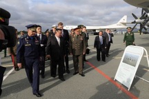 Ông Kim Jong-un đi xem tên lửa "không thể đánh chặn" của Nga