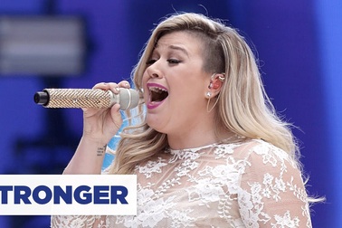 Kelly Clarkson hát live cuốn hút