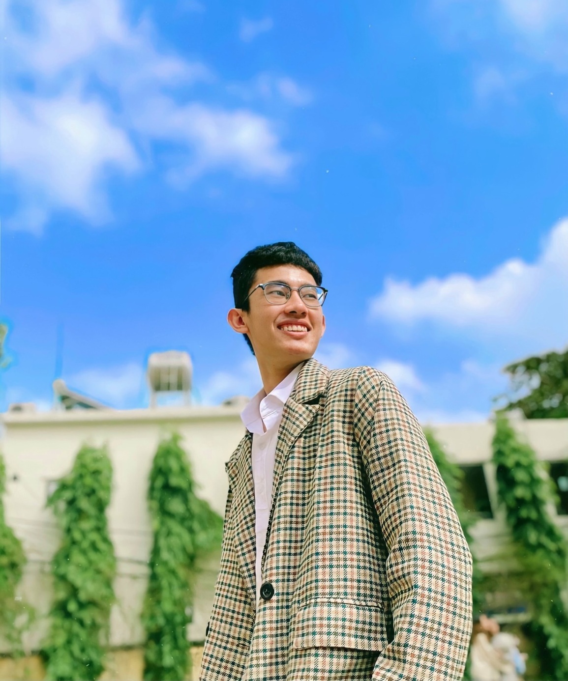 Nam sinh trường ĐH Công nghệ chuyên săn học bổng, dư tiền gửi về gia đình - 3 Nam sinh trường ĐH Công nghệ chuyên săn học bổng, dư tiền gửi về gia đình - 3