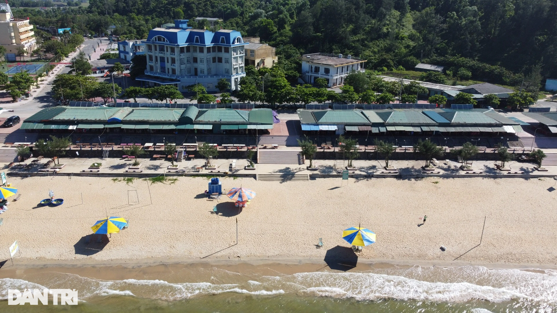 Khách sạn view nghĩa trang, ki ốt nhếch nhác ở biển Thiên Cầm - 5 Khách sạn view nghĩa trang, ki ốt nhếch nhác ở biển Thiên Cầm - 5