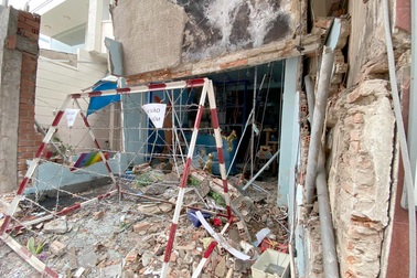 Vụ nổ sập tường quán bún: Nghi do vật liệu nổ