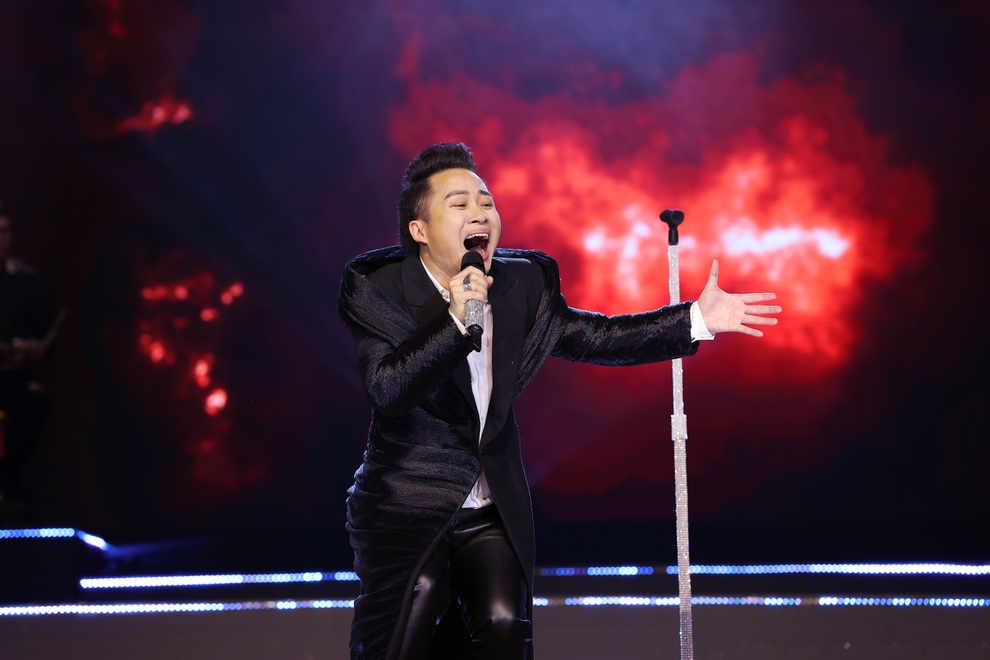 Tùng Dương kể về thời đi xin hát, không bầu show nào nhận - 1