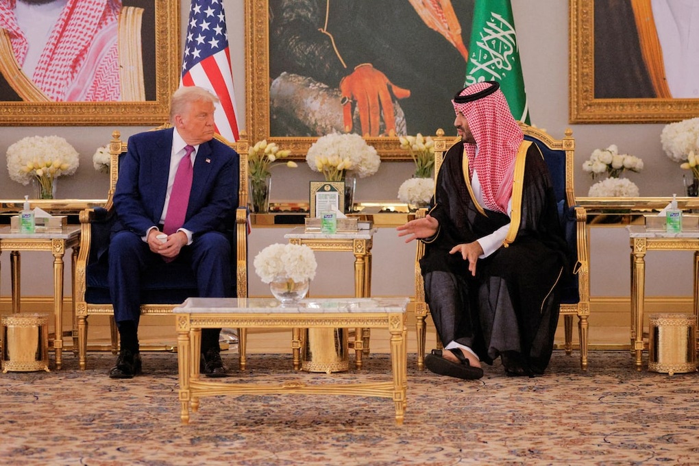 Ả rập Xê út điều 5 tiêm kích hộ tống chuyên cơ của ông Trump - 2 Ả rập Xê út điều 5 tiêm kích hộ tống chuyên cơ của ông Trump - 2
