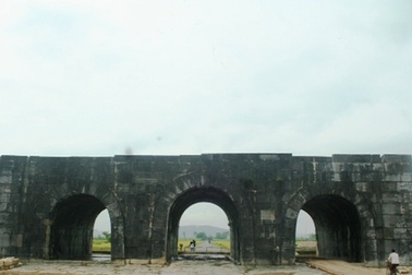 Khai quật khảo cổ tổng thể Khu di tích Thành Nhà Hồ