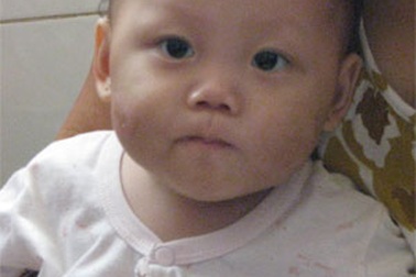 Khởi tố người mẹ hành hạ con 9 tháng tuổi