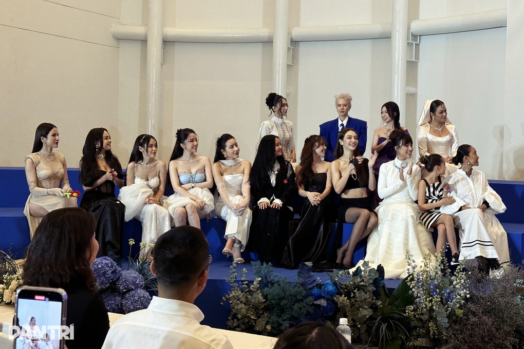 Mỹ Linh tuổi 48: Học nhảy thi Đạp gió, con gái ngạc nhiên không nhận ra - 4 Mỹ Linh tuổi 48: Học nhảy thi Đạp gió, con gái ngạc nhiên không nhận ra - 4