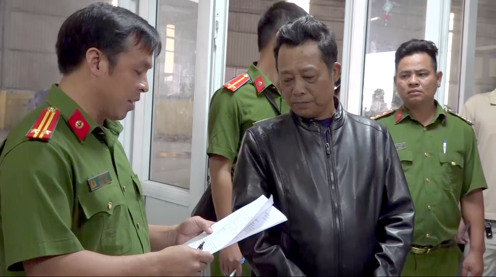 Giám đốc không biết chữ điều hành trung tâm đăng kiểm ra sao? - 1 Giám đốc không biết chữ điều hành trung tâm đăng kiểm ra sao? - 1