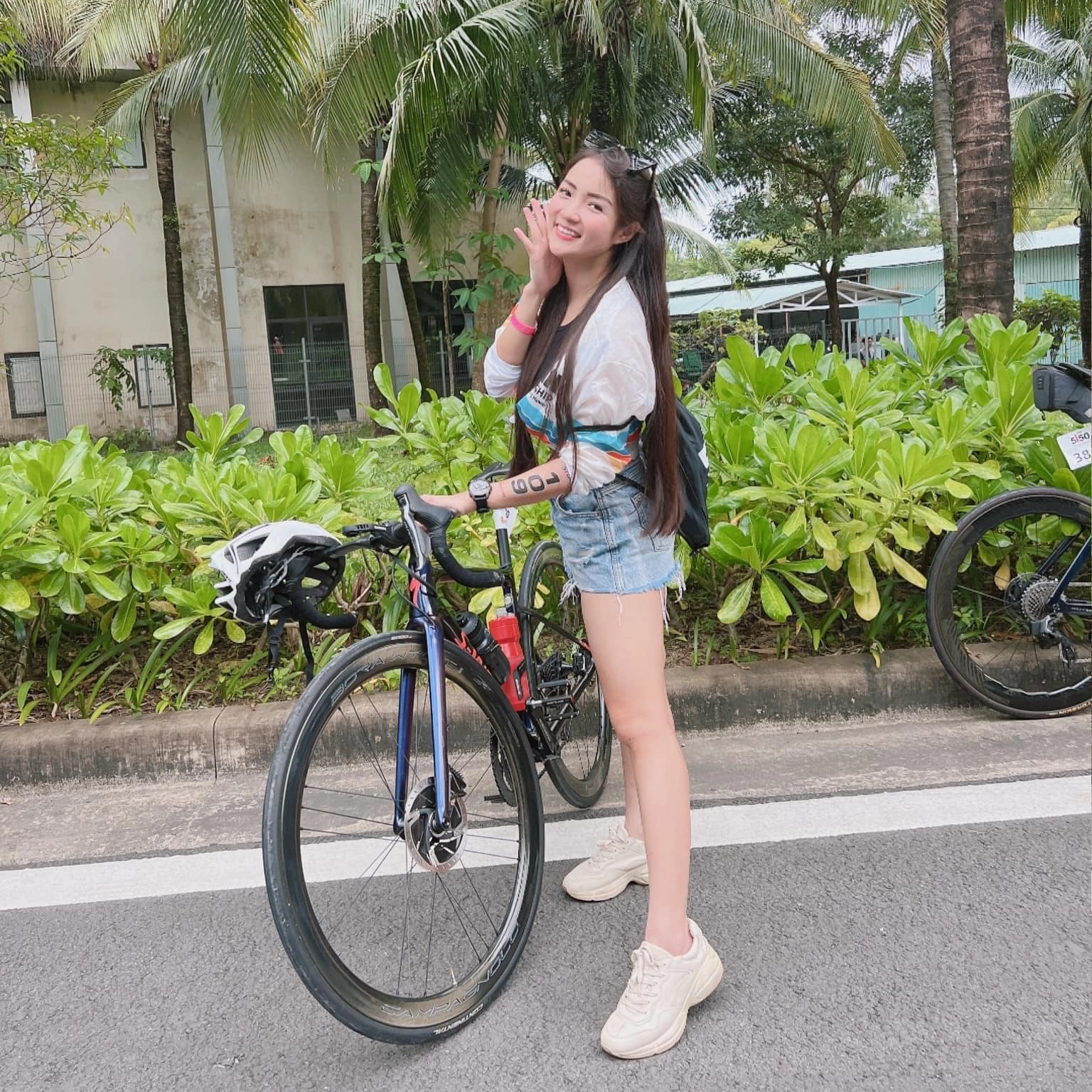 MC Mai Ngoc ile aynı dönemde sahne alan Hanoi'li güzel kızlar şimdi ne yapıyor? - 16 Dàn hot girl Hà thành cùng thời với MC Mai Ngọc giờ ra sao? - 16