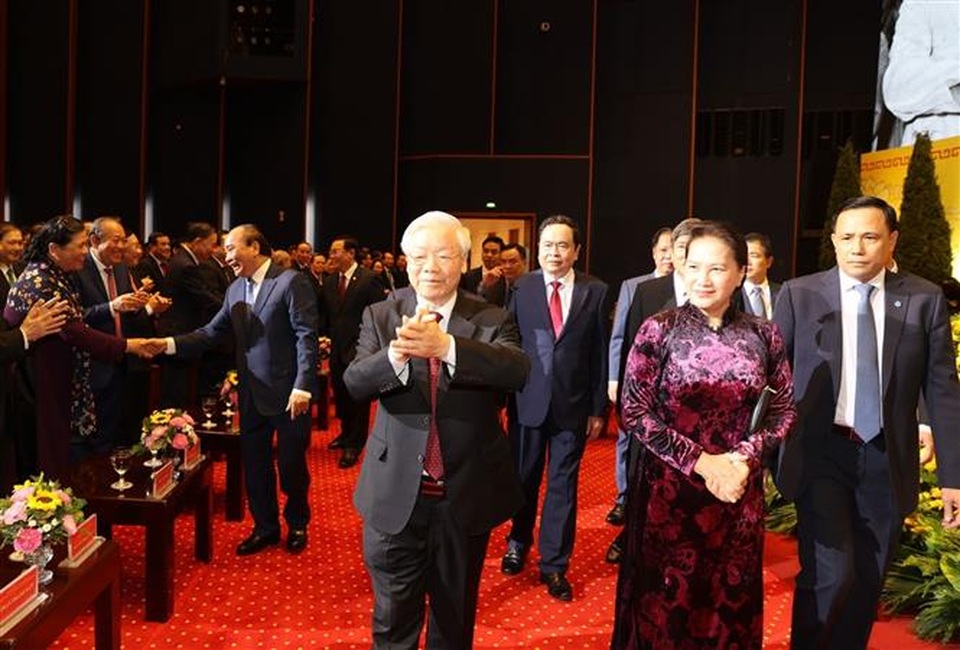 Tổng Bí thư: Cán bộ cần trọng dân, có trách nhiệm, không mị dân! - 1 Tổng Bí thư: Cán bộ cần trọng dân, có trách nhiệm, không mị dân! - 1