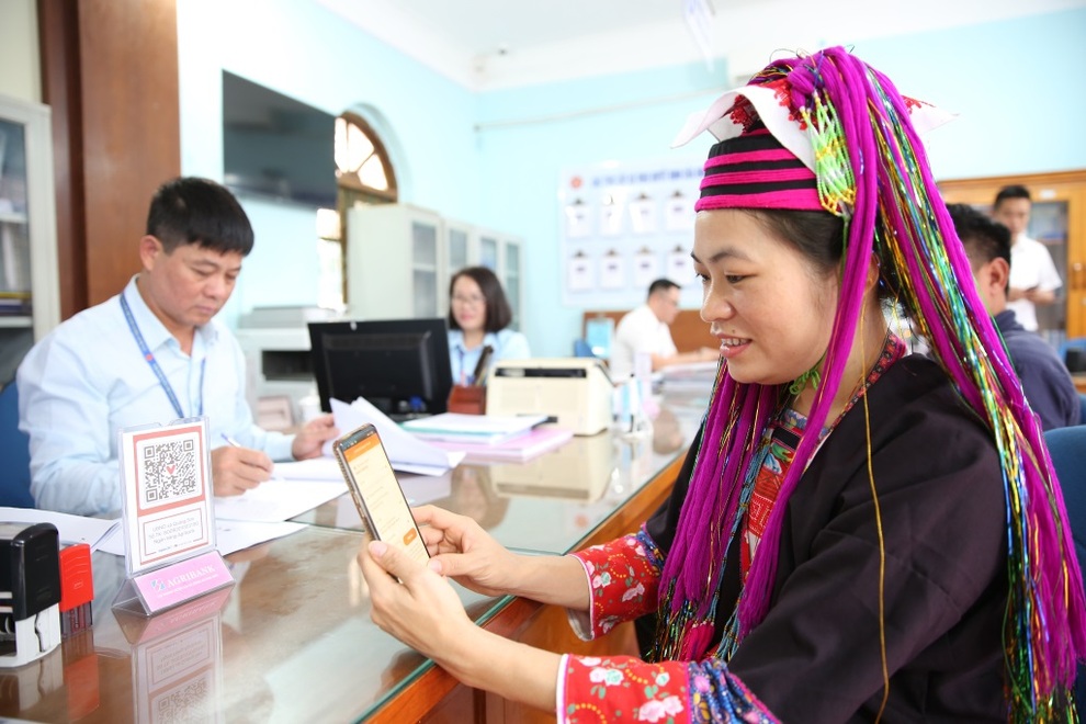 Chuyển đổi số nâng hiệu quả tuyên truyền và giảm nghèo bền vững - 1 Chuyển đổi số nâng hiệu quả tuyên truyền và giảm nghèo bền vững - 1