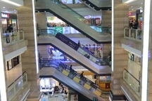 Hà Nội: Trung tâm thương mại vắng khách như đang.... cách ly xã hội!