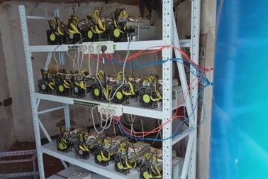 Một gia đình Trung Quốc câu trộm điện để đào Bitcoin