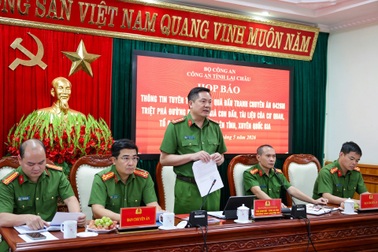 Công an Lai Châu họp báo thông tin vụ 12.500 lít dầu trộn lẫn xăng