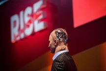 Trí tuệ nhân tạo có thể viết ra ngôn ngữ, đe doạ thay thế ngôn ngữ loài người